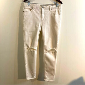 FREE PEOPLE  Sz 31 Boyfriend Style Distressed Jeans